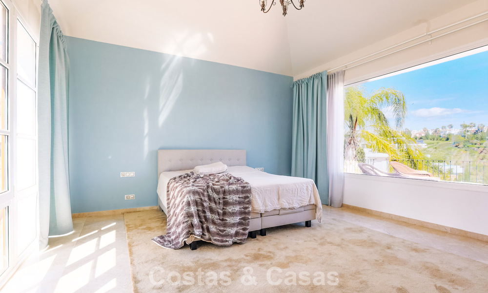 Villa méditerranéenne prête à emménager à vendre dans un complexe de golf sécurisé sur le New Golden Mile, entre Marbella et Estepona 782189