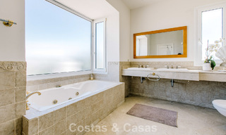 Villa méditerranéenne prête à emménager à vendre dans un complexe de golf sécurisé sur le New Golden Mile, entre Marbella et Estepona 782190 