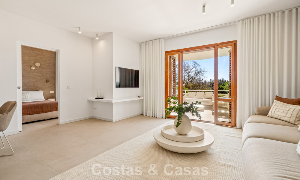 Appartement de 3 chambres prêt à emménager dans un complexe de golf en première ligne à Nueva Andalucia, Marbella 782267