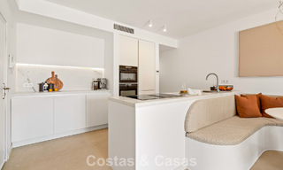 Appartement de 3 chambres prêt à emménager dans un complexe de golf en première ligne à Nueva Andalucia, Marbella 782268 