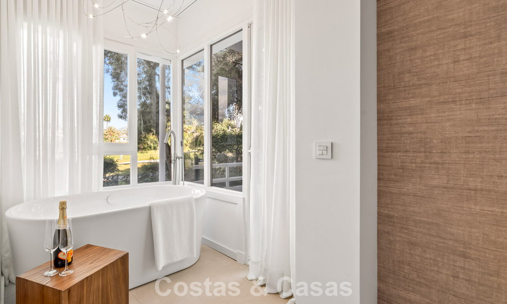 Appartement de 3 chambres prêt à emménager dans un complexe de golf en première ligne à Nueva Andalucia, Marbella 782278