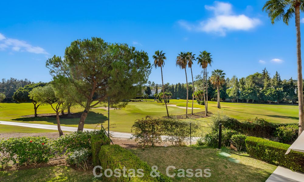 Appartement de 3 chambres prêt à emménager dans un complexe de golf en première ligne à Nueva Andalucia, Marbella 782284