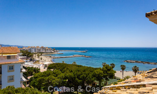 Duplex penthouse avec vue mer à vendre dans une résidence sécurisée en bord de mer à Puerto Banús, Marbella 782235 