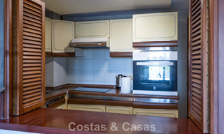 Duplex penthouse avec vue mer à vendre dans une résidence sécurisée en bord de mer à Puerto Banús, Marbella 782244 