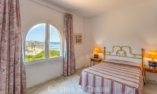 Duplex penthouse avec vue mer à vendre dans une résidence sécurisée en bord de mer à Puerto Banús, Marbella 782246 