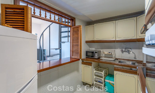 Duplex penthouse avec vue mer à vendre dans une résidence sécurisée en bord de mer à Puerto Banús, Marbella 782248 