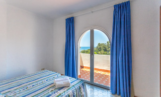 Duplex penthouse avec vue mer à vendre dans une résidence sécurisée en bord de mer à Puerto Banús, Marbella 782253 