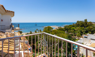 Duplex penthouse avec vue mer à vendre dans une résidence sécurisée en bord de mer à Puerto Banús, Marbella 782256 