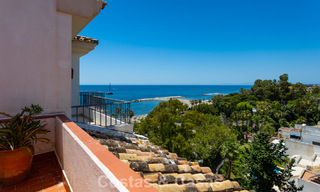 Duplex penthouse avec vue mer à vendre dans une résidence sécurisée en bord de mer à Puerto Banús, Marbella 782262 
