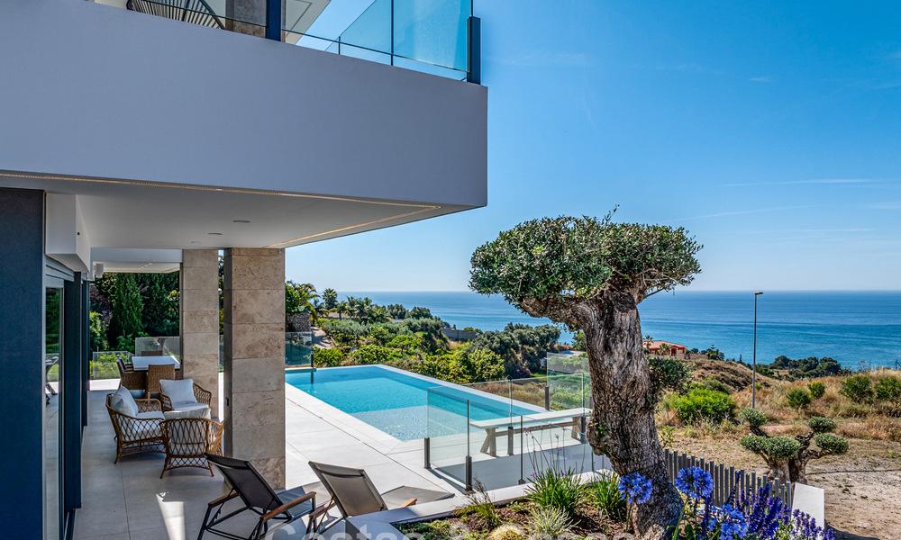 Villa de luxe, prête à emménager, avec vue sur la mer, à vendre dans un quartier résidentiel calme à Benalmadena, Costa del Sol 782316