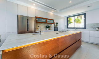 Villa de luxe, prête à emménager, avec vue sur la mer, à vendre dans un quartier résidentiel calme à Benalmadena, Costa del Sol 782331 