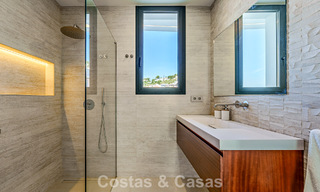 Villa de luxe, prête à emménager, avec vue sur la mer, à vendre dans un quartier résidentiel calme à Benalmadena, Costa del Sol 782343 