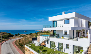 Villa de luxe, prête à emménager, avec vue sur la mer, à vendre dans un quartier résidentiel calme à Benalmadena, Costa del Sol 782357 