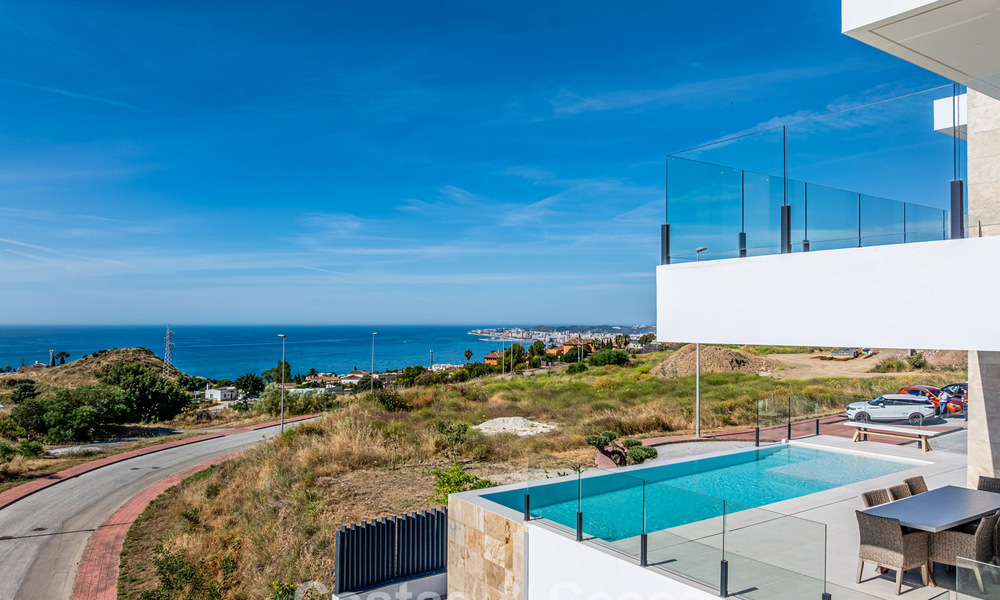 Villa de luxe, prête à emménager, avec vue sur la mer, à vendre dans un quartier résidentiel calme à Benalmadena, Costa del Sol 782358
