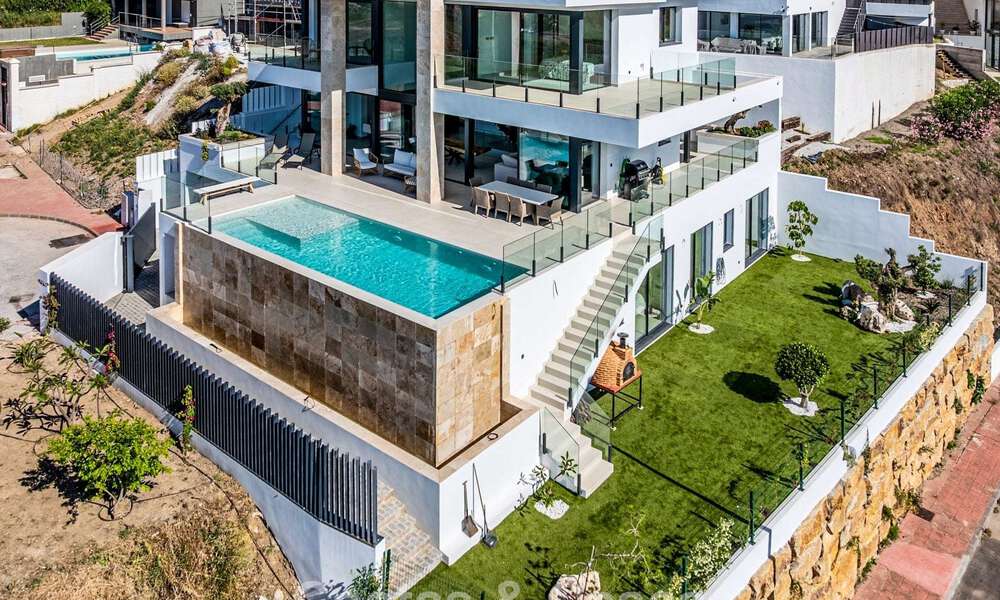 Villa de luxe, prête à emménager, avec vue sur la mer, à vendre dans un quartier résidentiel calme à Benalmadena, Costa del Sol 782361