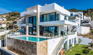 Villa de luxe, prête à emménager, avec vue sur la mer, à vendre dans un quartier résidentiel calme à Benalmadena, Costa del Sol 782362 