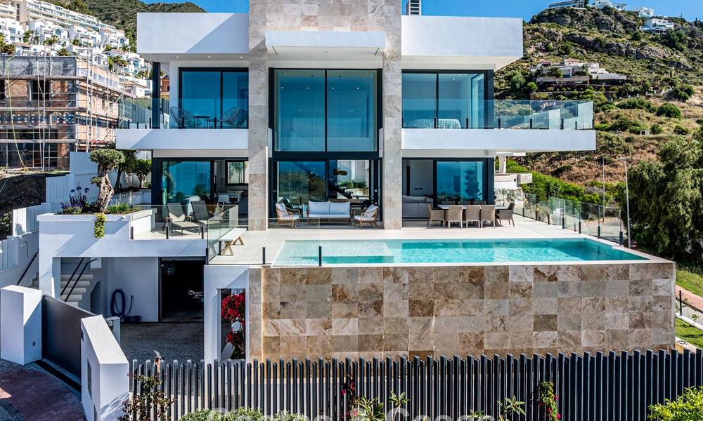 Villa de luxe, prête à emménager, avec vue sur la mer, à vendre dans un quartier résidentiel calme à Benalmadena, Costa del Sol 782363
