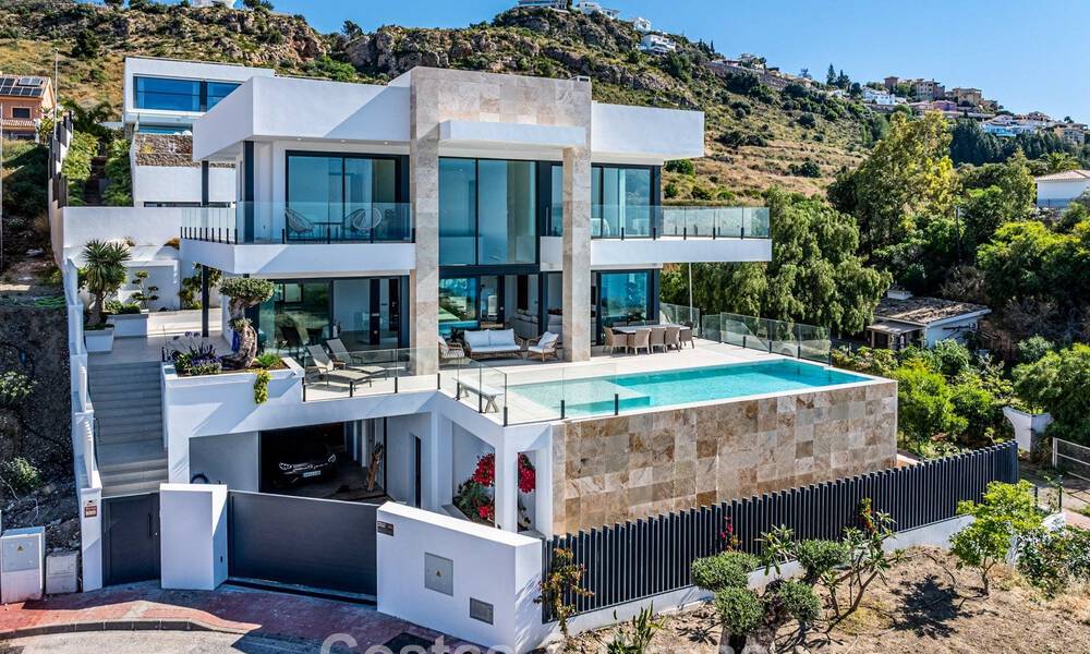 Villa de luxe, prête à emménager, avec vue sur la mer, à vendre dans un quartier résidentiel calme à Benalmadena, Costa del Sol 782364