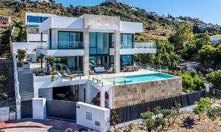 Villa de luxe, prête à emménager, avec vue sur la mer, à vendre dans un quartier résidentiel calme à Benalmadena, Costa del Sol 782364 