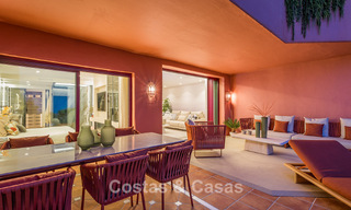 Appartement de luxe rénové avec vue dégagée sur la mer à vendre, en première ligne de plage, entre Marbella et Estepona 783410 