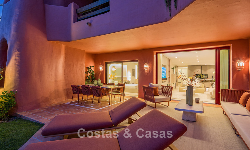 Appartement de luxe rénové avec vue dégagée sur la mer à vendre, en première ligne de plage, entre Marbella et Estepona 783411