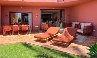 Appartement de luxe rénové avec vue dégagée sur la mer à vendre, en première ligne de plage, entre Marbella et Estepona 783413 