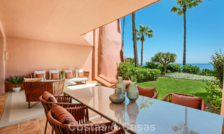 Appartement de luxe rénové avec vue dégagée sur la mer à vendre, en première ligne de plage, entre Marbella et Estepona 783417 