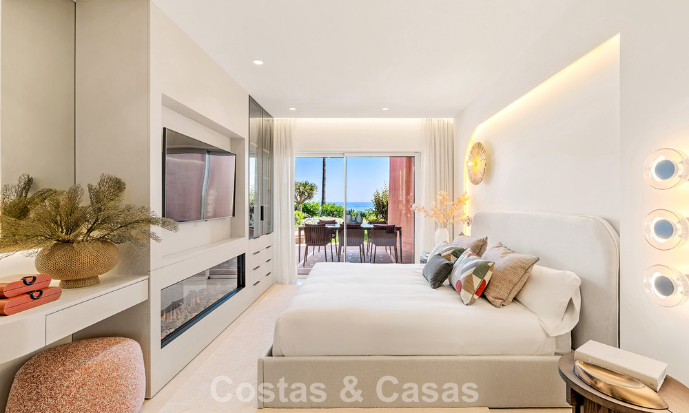 Appartement de luxe rénové avec vue dégagée sur la mer à vendre, en première ligne de plage, entre Marbella et Estepona 783418