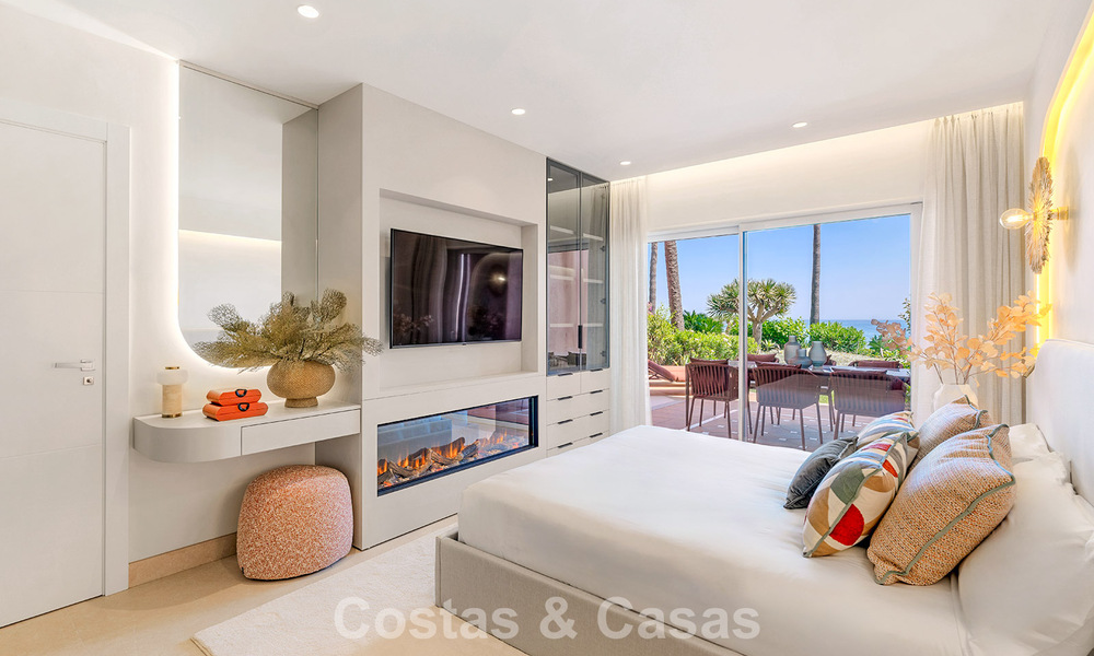 Appartement de luxe rénové avec vue dégagée sur la mer à vendre, en première ligne de plage, entre Marbella et Estepona 783421