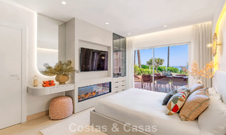 Appartement de luxe rénové avec vue dégagée sur la mer à vendre, en première ligne de plage, entre Marbella et Estepona 783421 
