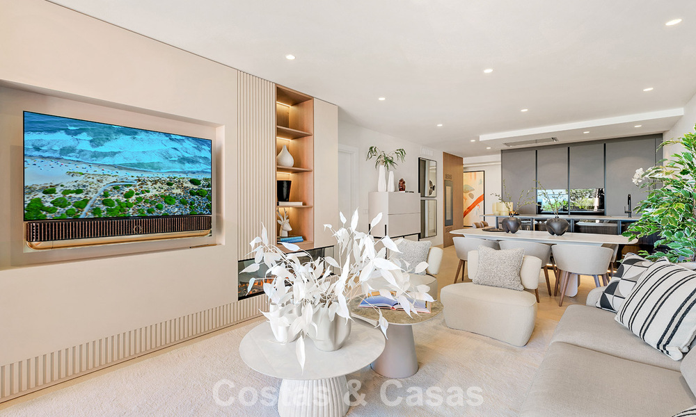 Appartement de luxe rénové avec vue dégagée sur la mer à vendre, en première ligne de plage, entre Marbella et Estepona 783429