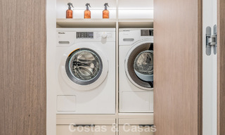 Appartement de luxe rénové avec vue dégagée sur la mer à vendre, en première ligne de plage, entre Marbella et Estepona 783431 