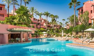 Appartement de luxe rénové avec vue dégagée sur la mer à vendre, en première ligne de plage, entre Marbella et Estepona 783433 