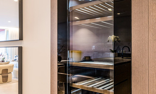 Appartement de luxe rénové avec vue dégagée sur la mer à vendre, en première ligne de plage, entre Marbella et Estepona 783437 