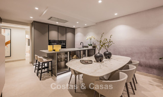Appartement de luxe rénové avec vue dégagée sur la mer à vendre, en première ligne de plage, entre Marbella et Estepona 783448 