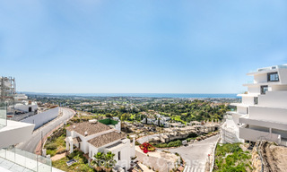Appartement sophistiqué avec vue sur la mer à vendre dans une résidence fermée sur les collines de Marbella - Benahavis 783457 