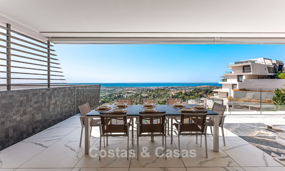 Appartement sophistiqué avec vue sur la mer à vendre dans une résidence fermée sur les collines de Marbella - Benahavis 783462
