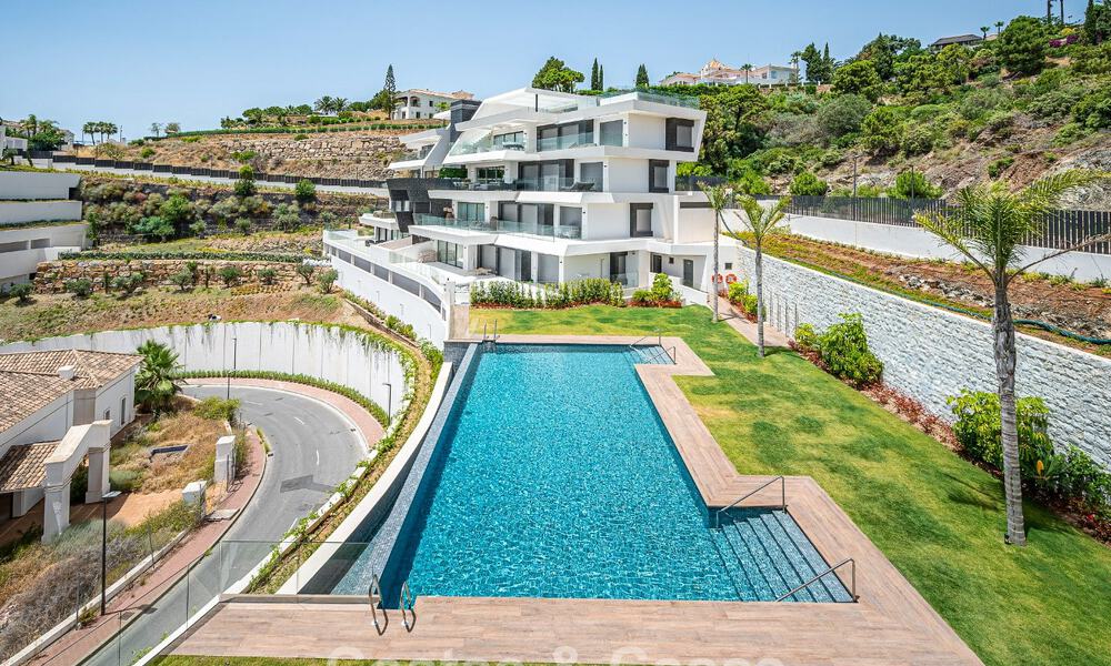 Appartement sophistiqué avec vue sur la mer à vendre dans une résidence fermée sur les collines de Marbella - Benahavis 783469