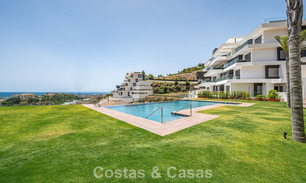 Appartement sophistiqué avec vue sur la mer à vendre dans une résidence fermée sur les collines de Marbella - Benahavis 783470