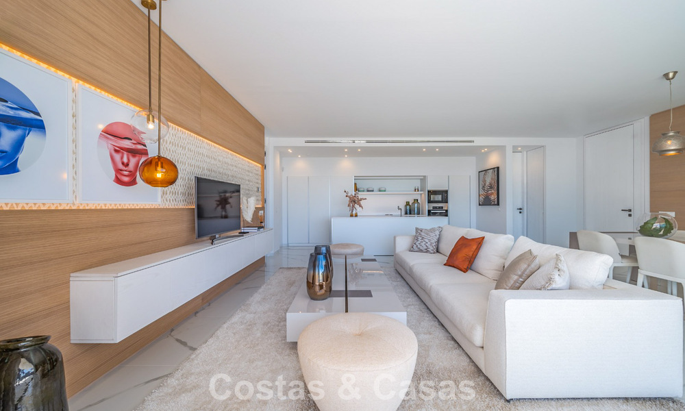 Appartement sophistiqué avec vue sur la mer à vendre dans une résidence fermée sur les collines de Marbella - Benahavis 783475