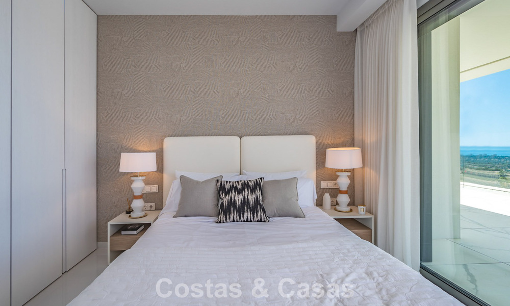 Appartement sophistiqué avec vue sur la mer à vendre dans une résidence fermée sur les collines de Marbella - Benahavis 783477