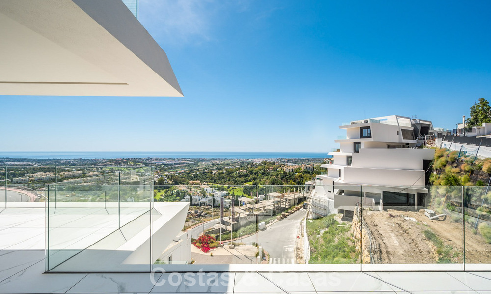 Appartement sophistiqué avec vue sur la mer à vendre dans une résidence fermée sur les collines de Marbella - Benahavis 783483
