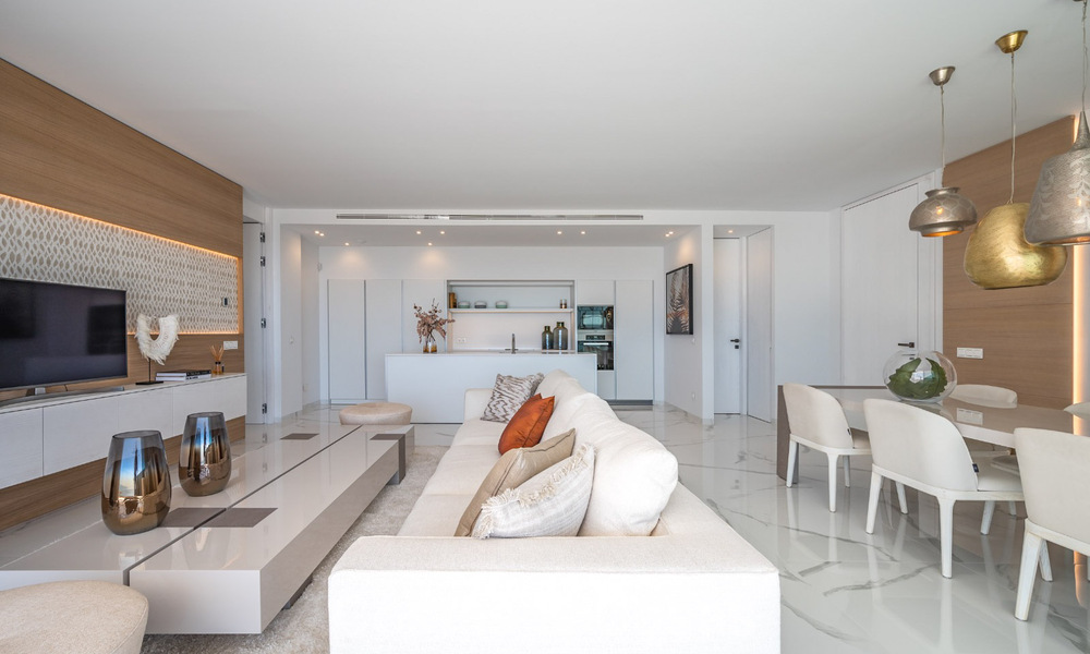 Appartement sophistiqué avec vue sur la mer à vendre dans une résidence fermée sur les collines de Marbella - Benahavis 783486