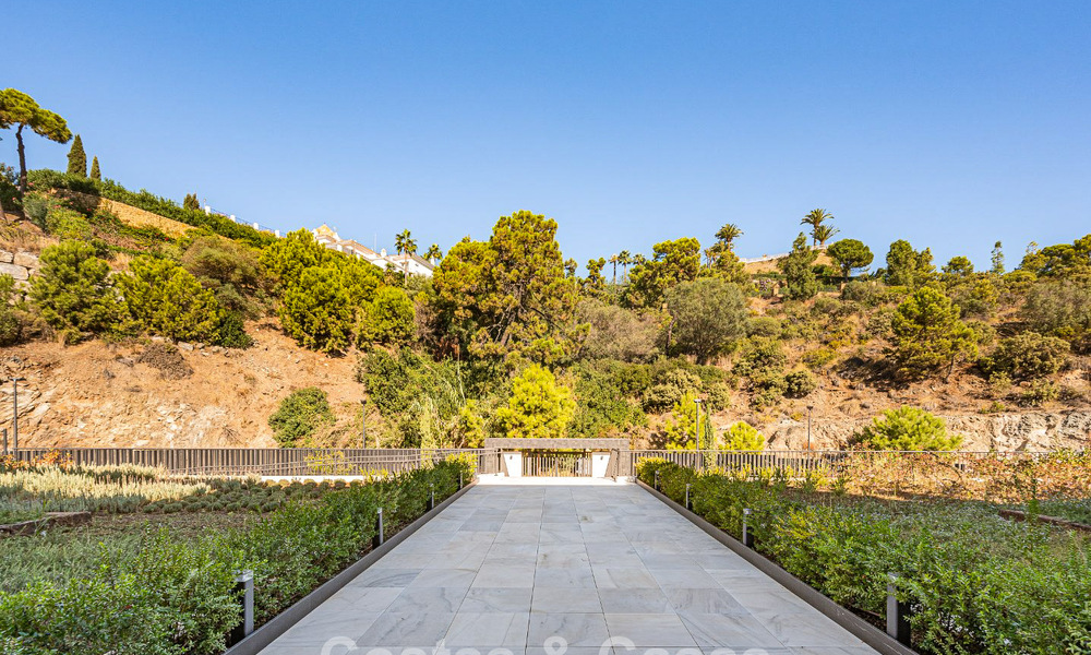Appartement sophistiqué avec vue sur la mer à vendre dans une résidence fermée sur les collines de Marbella - Benahavis 783494
