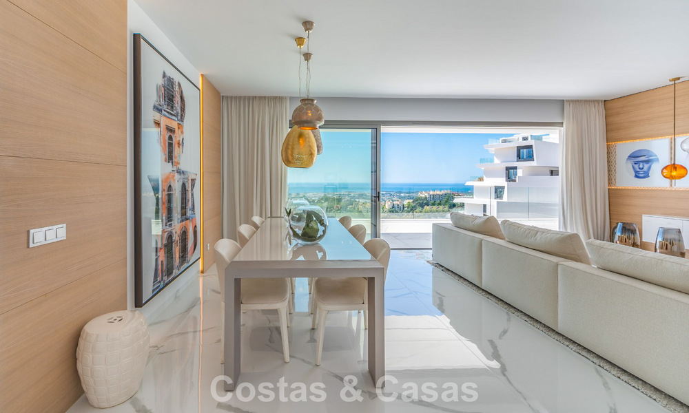 Appartement sophistiqué avec vue sur la mer à vendre dans une résidence fermée sur les collines de Marbella - Benahavis 783496