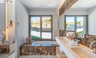 Appartement sophistiqué avec vue sur la mer à vendre dans une résidence fermée sur les collines de Marbella - Benahavis 783497 