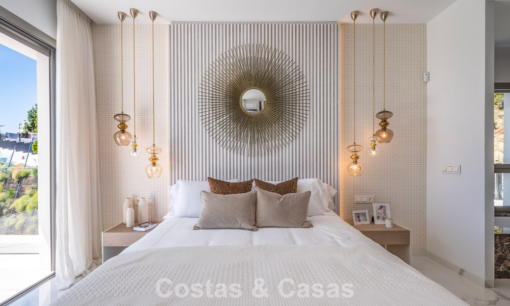 Appartement sophistiqué avec vue sur la mer à vendre dans une résidence fermée sur les collines de Marbella - Benahavis 783498