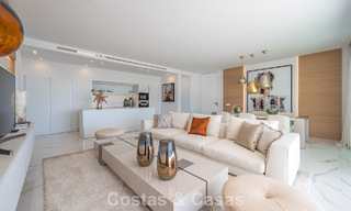 Appartement sophistiqué avec vue sur la mer à vendre dans une résidence fermée sur les collines de Marbella - Benahavis 783499 