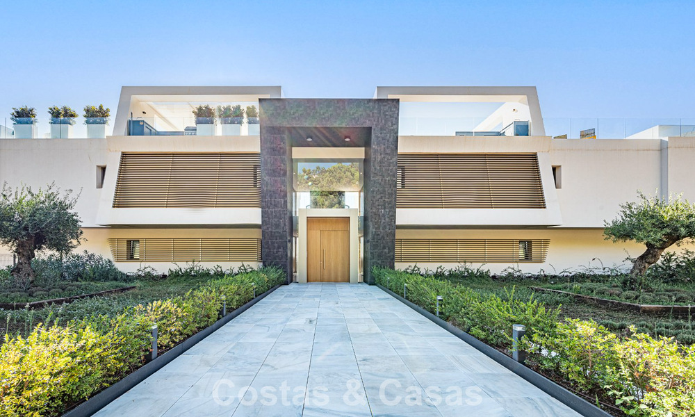 Appartement sophistiqué avec vue sur la mer à vendre dans une résidence fermée sur les collines de Marbella - Benahavis 783500