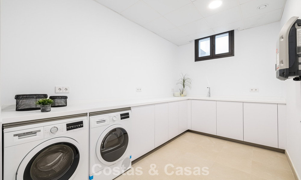 Villa contemporaine à vendre à quelques pas de la plage et des commodités à Marbella centre 783513